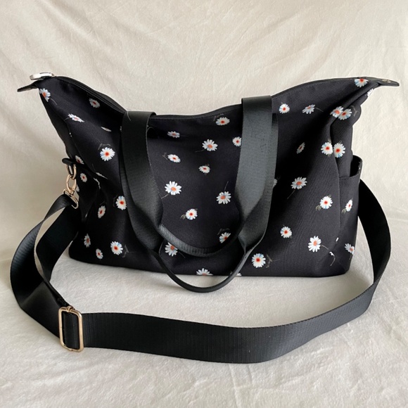 Alice + Olivia Daisy Print Duffle Bag Tote by Stacey Bendet - Picture 3 of 16